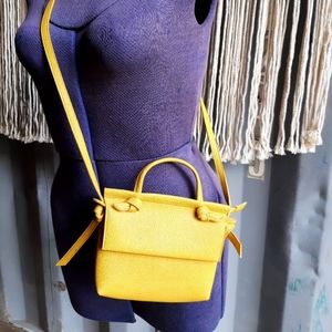 Anthropologie yellow crossbody purse! 🍋🍌🍍